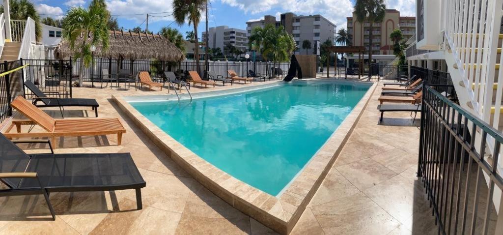 Holiday Isles Resort Madeira Beach Eksteriør bilde